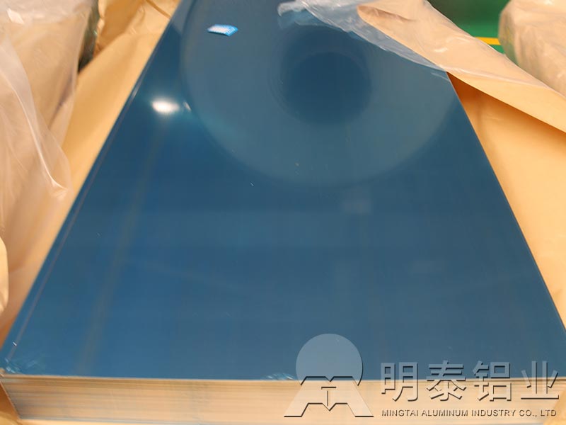 車(chē)廂用鋁板廠家_5系鋁合金硬度高、耐磨損，受到貨車(chē)全鋁車(chē)廂親賴(lài)